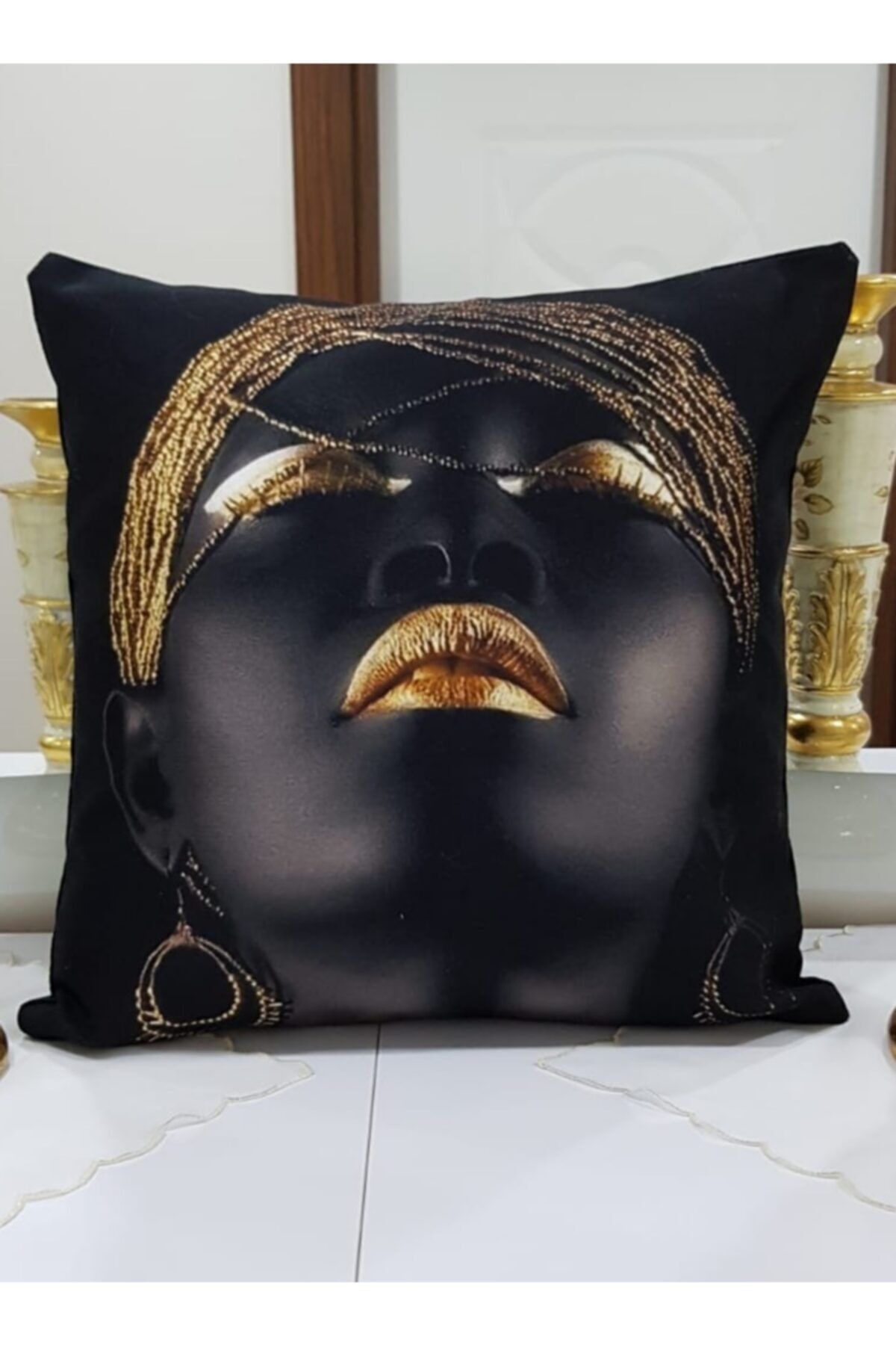 Afrikalı Kadın Desen Kırlent Kılıfı