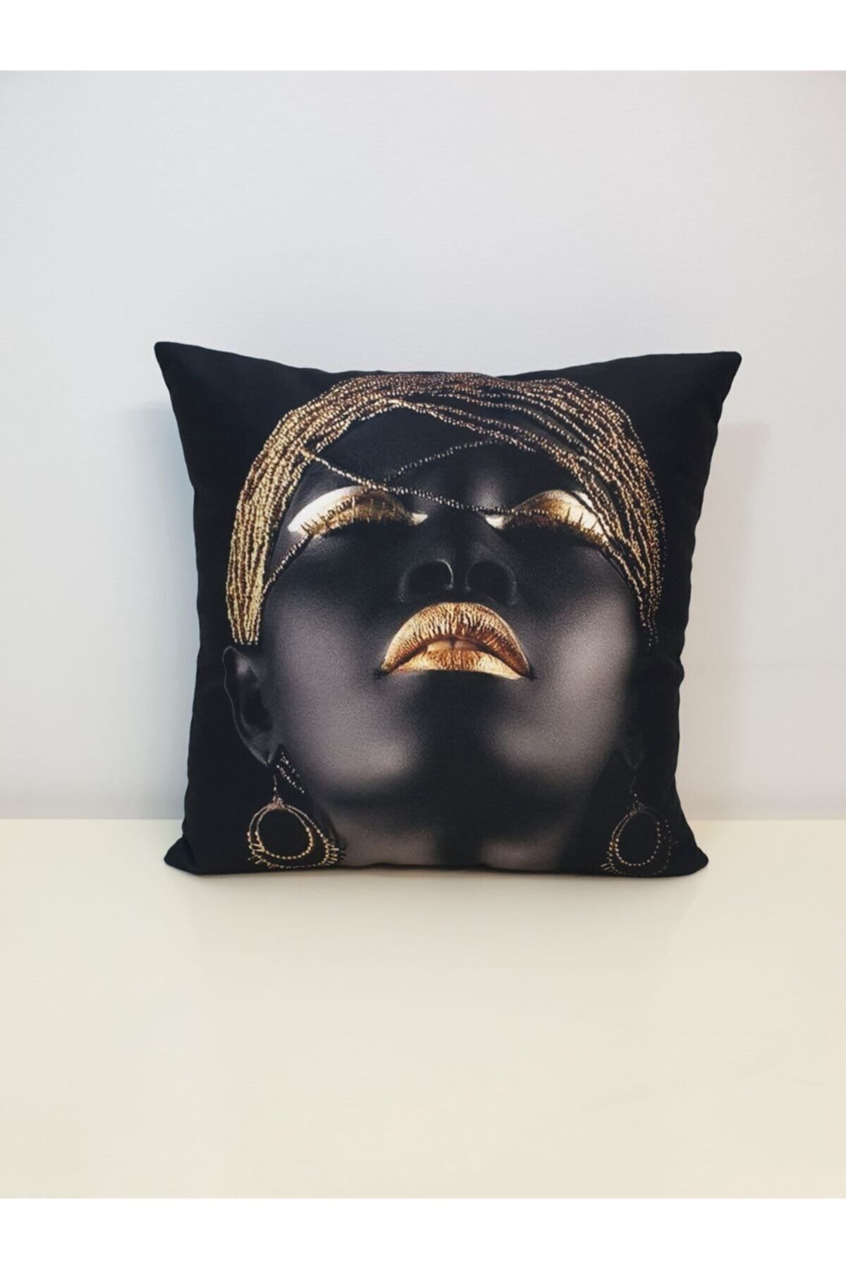 Afrikalı Kadın Desen Kırlent Kılıfı