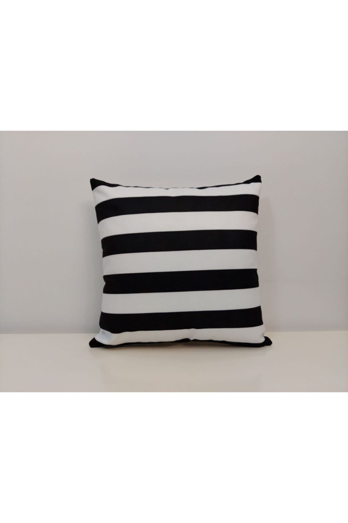 Siyah Beyaz Çizgili Desen Kırlent Kılıfı