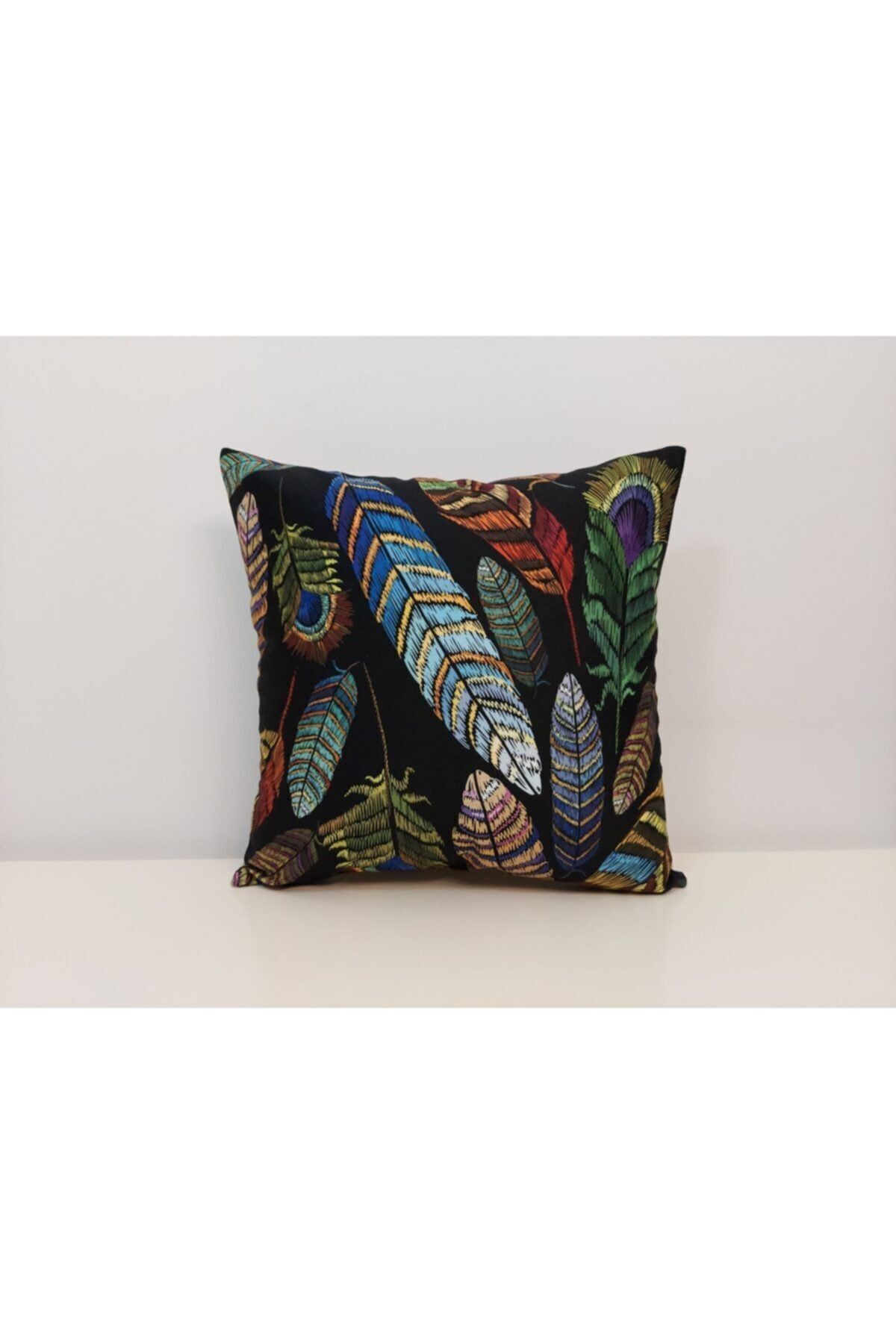 Siyah Renkli Tüy Kırlent Kılıfı