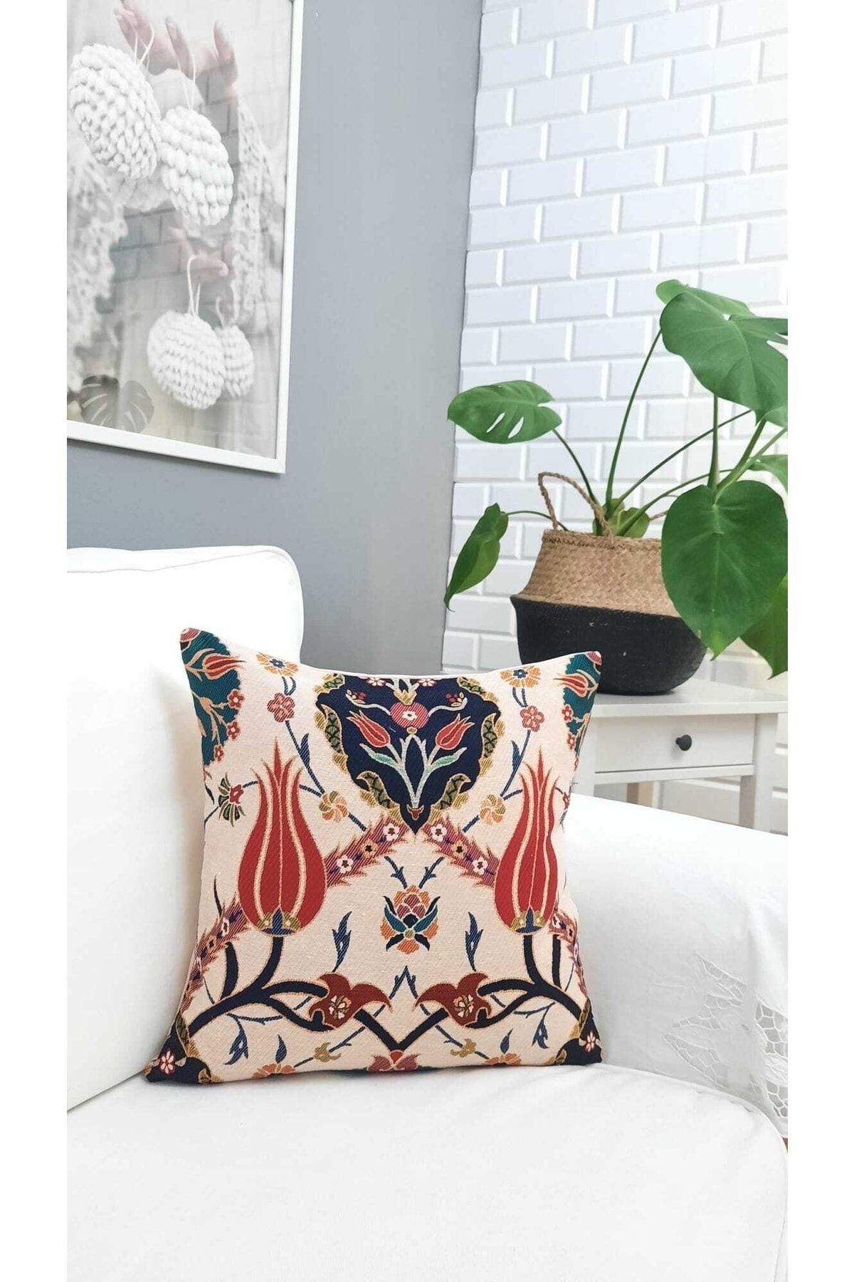 Goblen Lale Dokuma Kırlent Kılıf