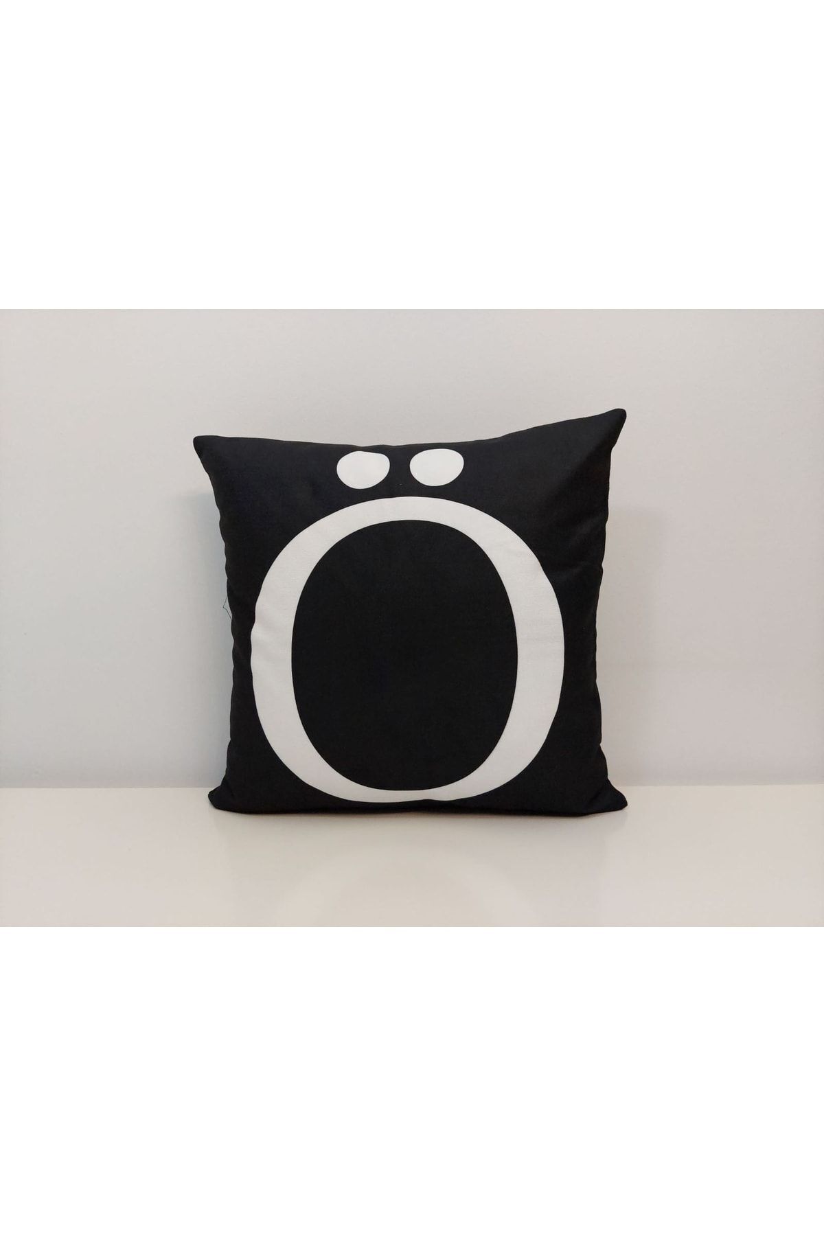 (ö) Harfi Kırlent Kılıfı