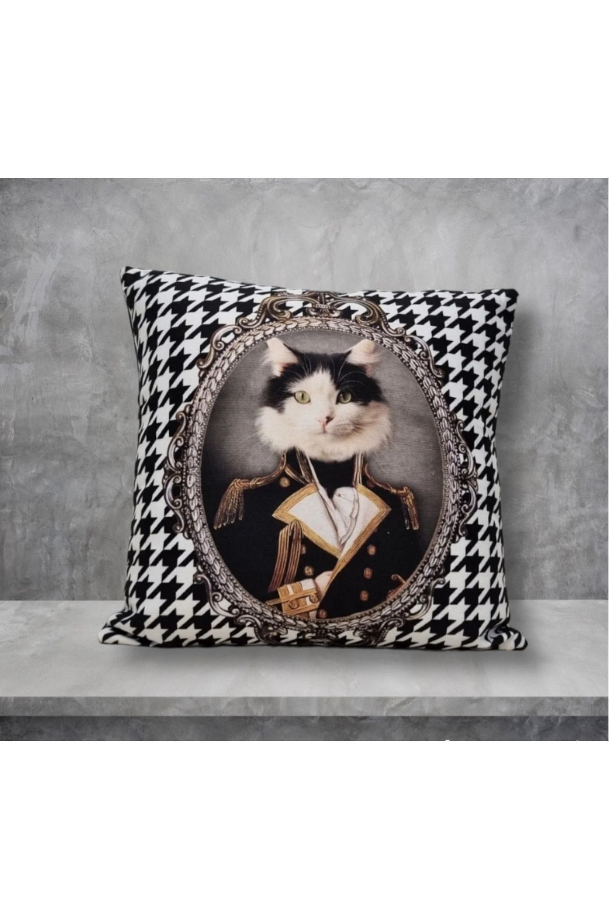 KAZ AYAK SUBAY KEDİ