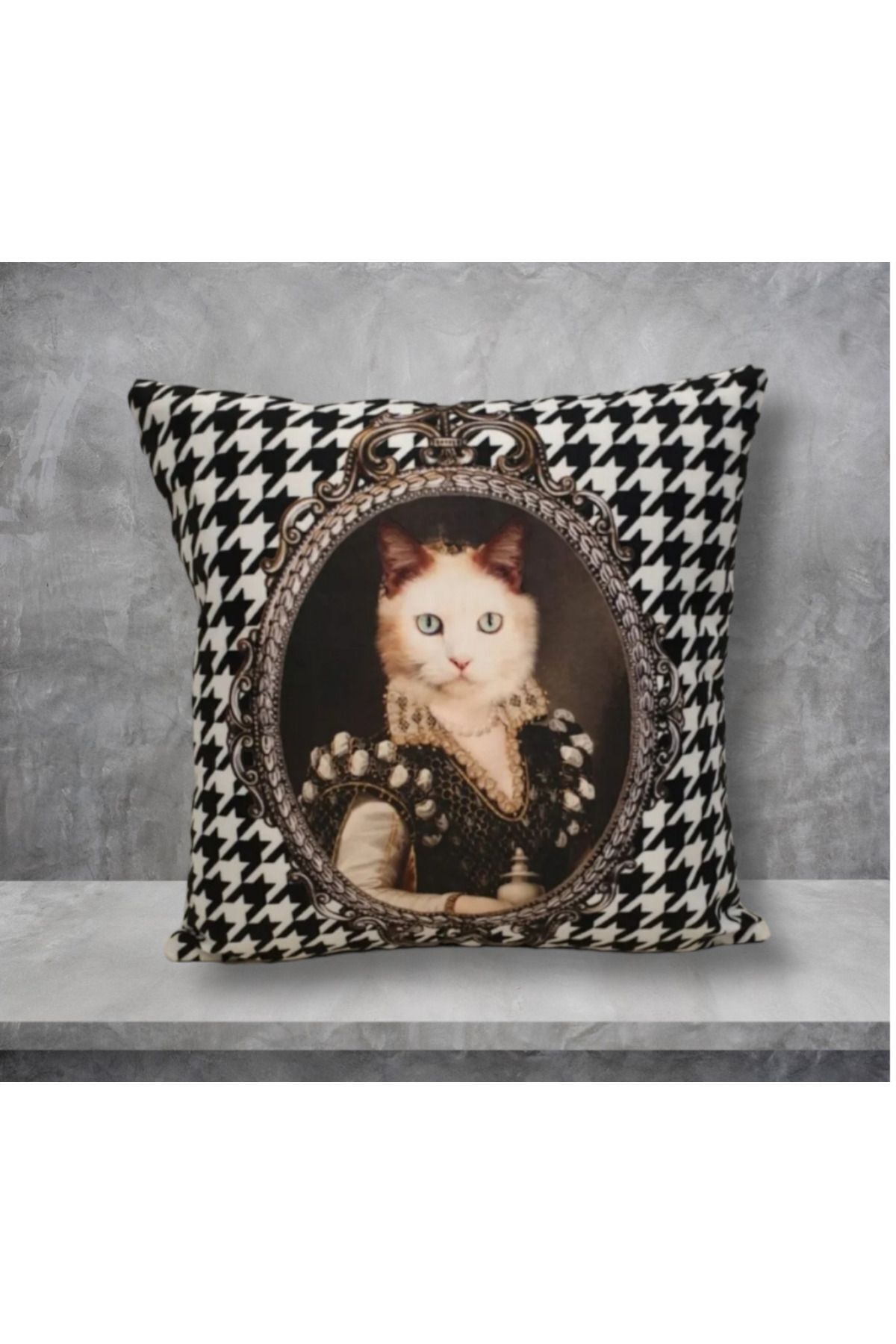 KAZ AYAK MAVİ GÖZLÜ KEDİ