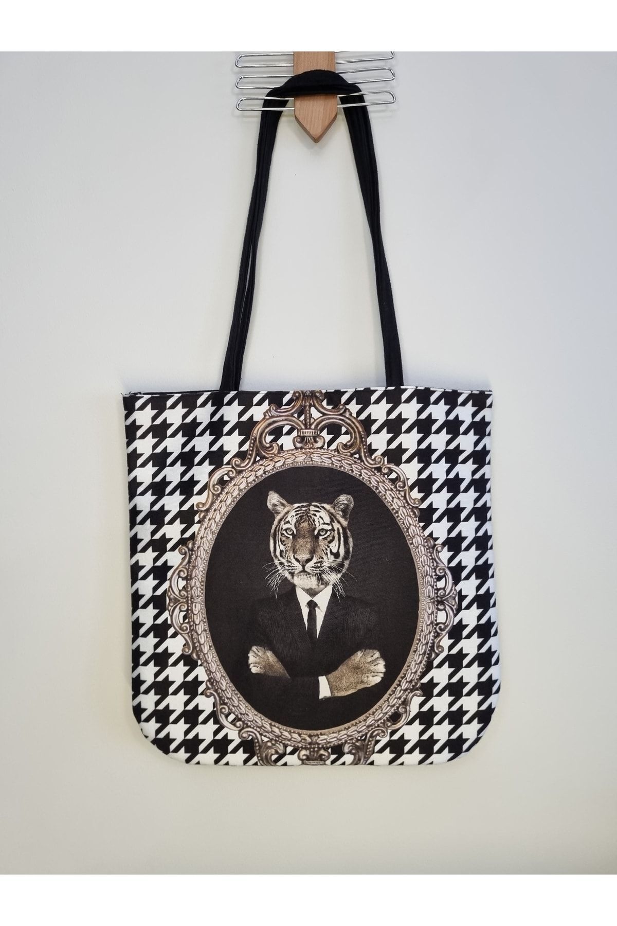 Aslan Kaz Ayağı Baskılı Çanta