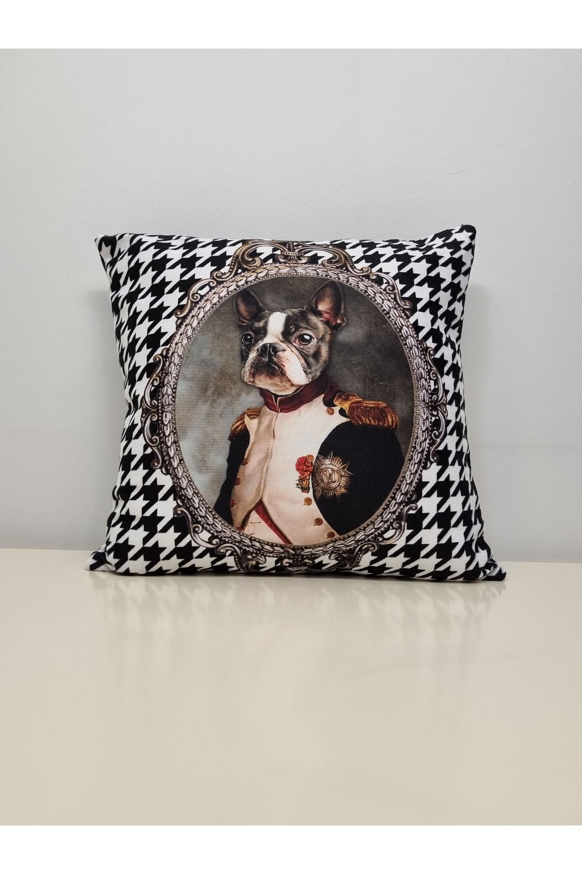 Köpek General Boston Terrier Kaz Ayağı Desen Kırlent Kılıfı