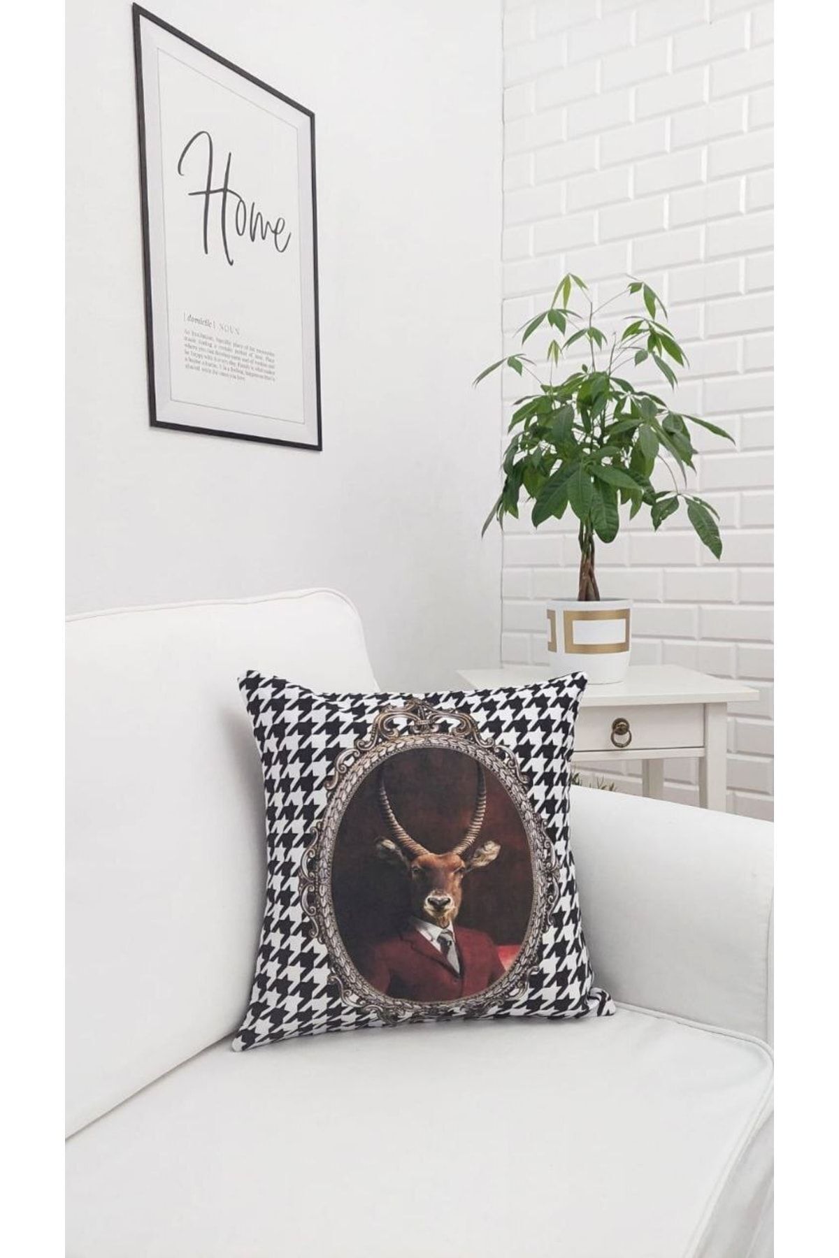 Takım Elbiseli Geyik Kaz Ayağı Desen Kırlent Kılıfı