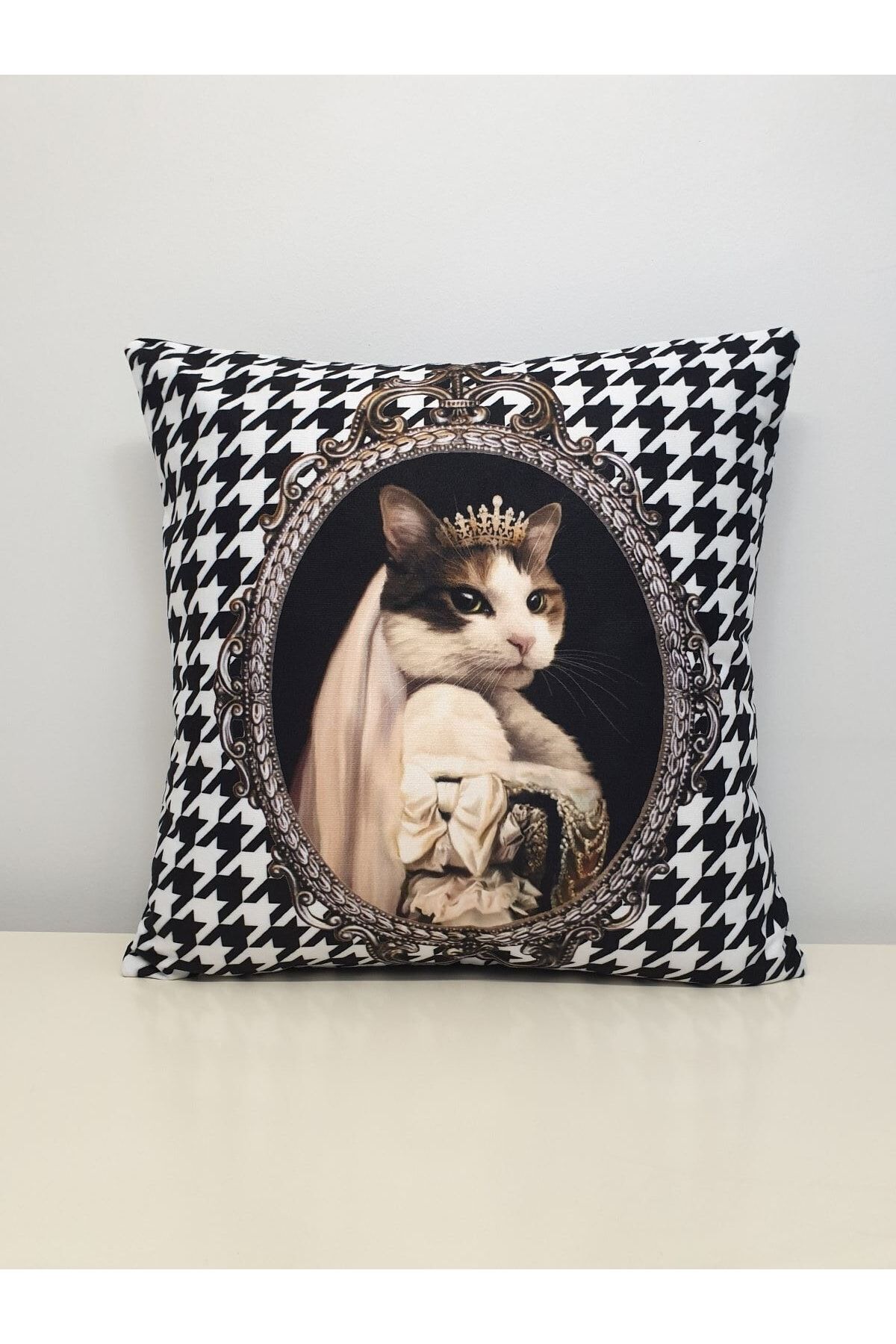 Prensess Kedi Kaz Ayağı Desen Kırlent Kılıfı